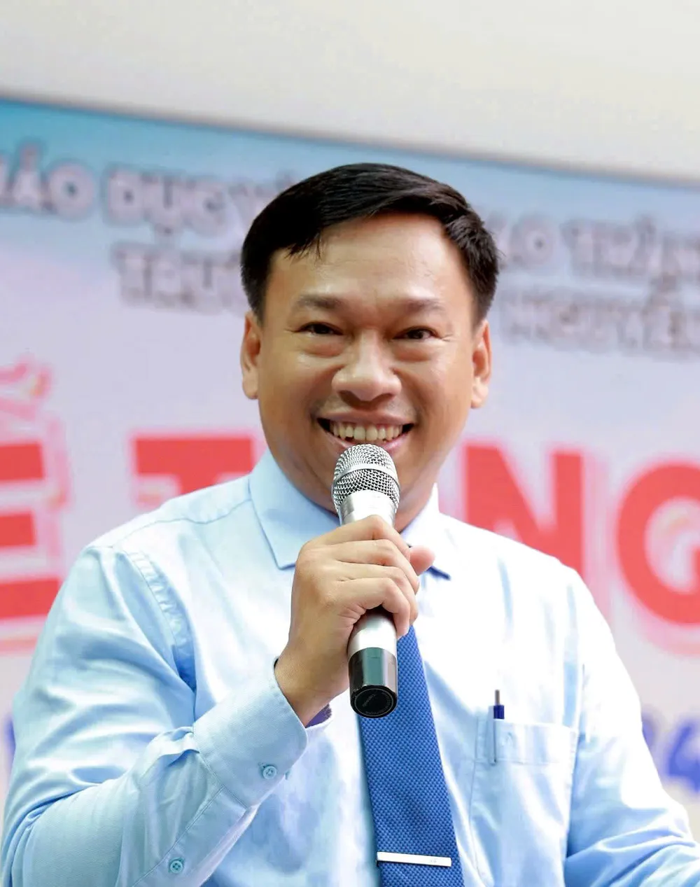 Ông Đỗ Đình Đảo, Hiệu trưởng Trường THPT Nguyễn Hữu Thọ thay_giaoluutructuyen.jpg