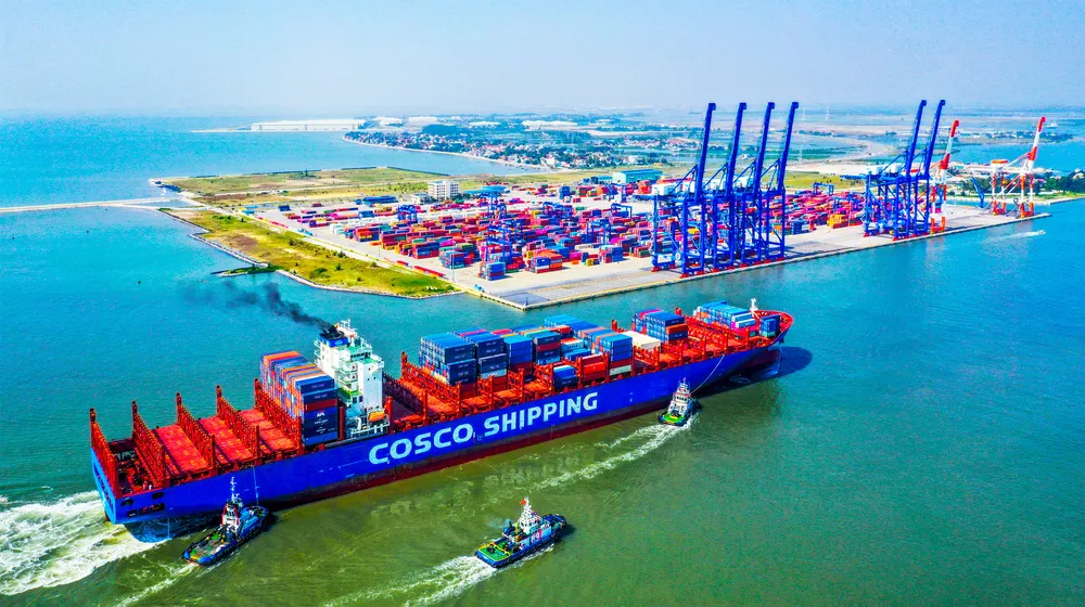 Cảng container quốc tế Tân Cảng (cảng nước sâu lớn nhất miền Bắc), nằm ở cửa Lạch Huyện, Sông Chanh thuộc địa phận thị trấn Cát Hải, huyện Cát Hải, TP Hải Phòng. Ảnh: ĐỨC NGHĨA cang-container.jpg