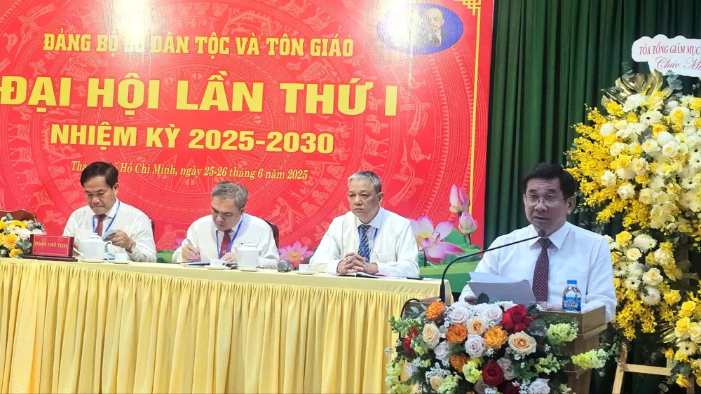 Đồng chí Dương Ngọc Hải phát biểu chỉ đạo đại hội z6744684090513_1f9e9fe8d1834b0ae117e8d9f2c6b1af.jpg