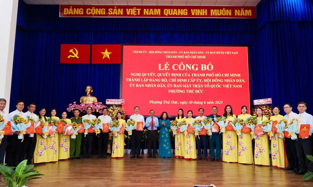 Ra mắt Ban chấp hành, Ban thường vụ Đảng ủy phường Thủ Đức. Ảnh: HOÀNG HÙNG phuong an khanh2.jpg