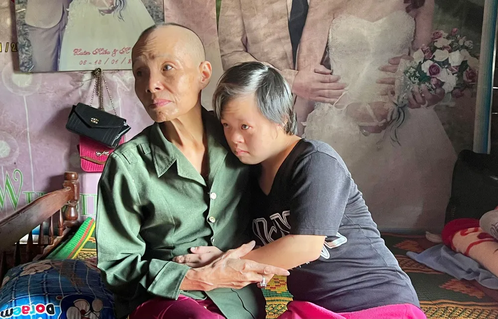 Bà Trần Thị Tuyết Nhung và con gái