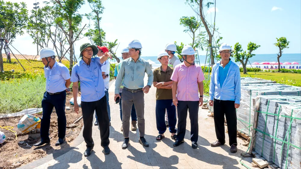 Phó Chủ tịch Thường trực UBND TPHCM Nguyễn Văn Thọ thị sát Dự án chỉnh trang trục đường Thùy Vân Ông Nguyễn Văn Thọ, Phó Chủ tịch Thường trực UBND TP.Hồ Chí Minh khảo sát dự án chỉnh trang đường Thùy Vân, Bãi Sau, phường Vũng Tàu. 1.jpg