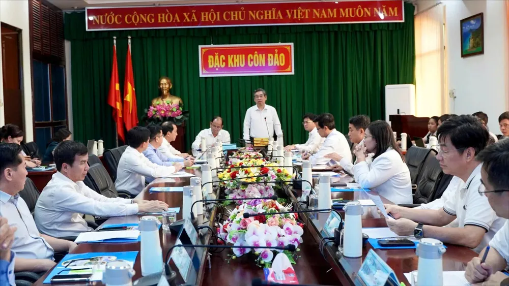 Đồng chí Nguyễn Phước Lộc, phát biểu chỉ đạo tại buổi làm việc. Ảnh: LÝ HUYỀN 192cdb7534f382addbe2.jpg