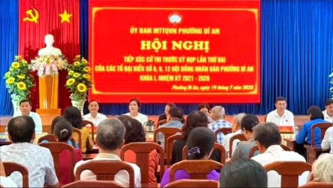 Quang cảnh hội nghị tiếp xúc cử tri 518384534_1333286232135070_7021150366944248148_n.jpg