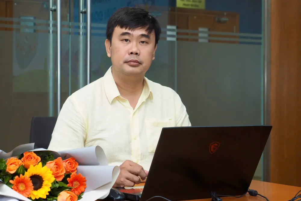 TS. Dương Tôn Thái Dương, Phó Trưởng ban Đào tạo – Đại học Quốc gia TPHCM tại buổi giao lưu trực tuyến, sáng 24-7. Ảnh: HOÀNG HÙNG thaiduong.jpg
