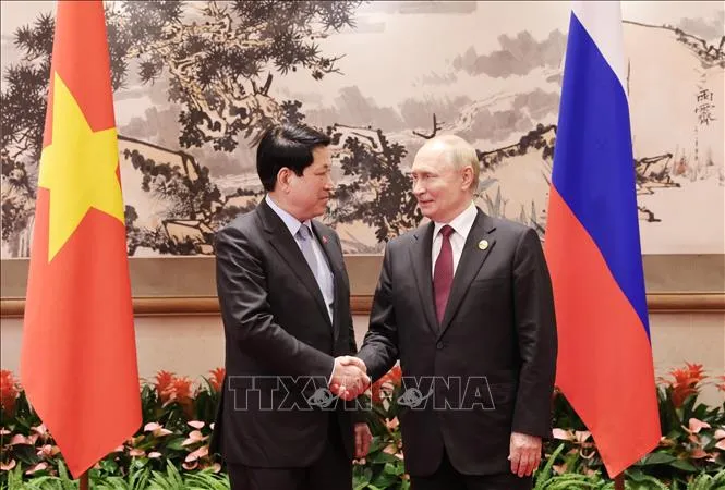 Chủ tịch nước Lương Cường hội kiến Tổng thống Nga Vladimir Putin. Ảnh: Lâm Khánh/TTXVN