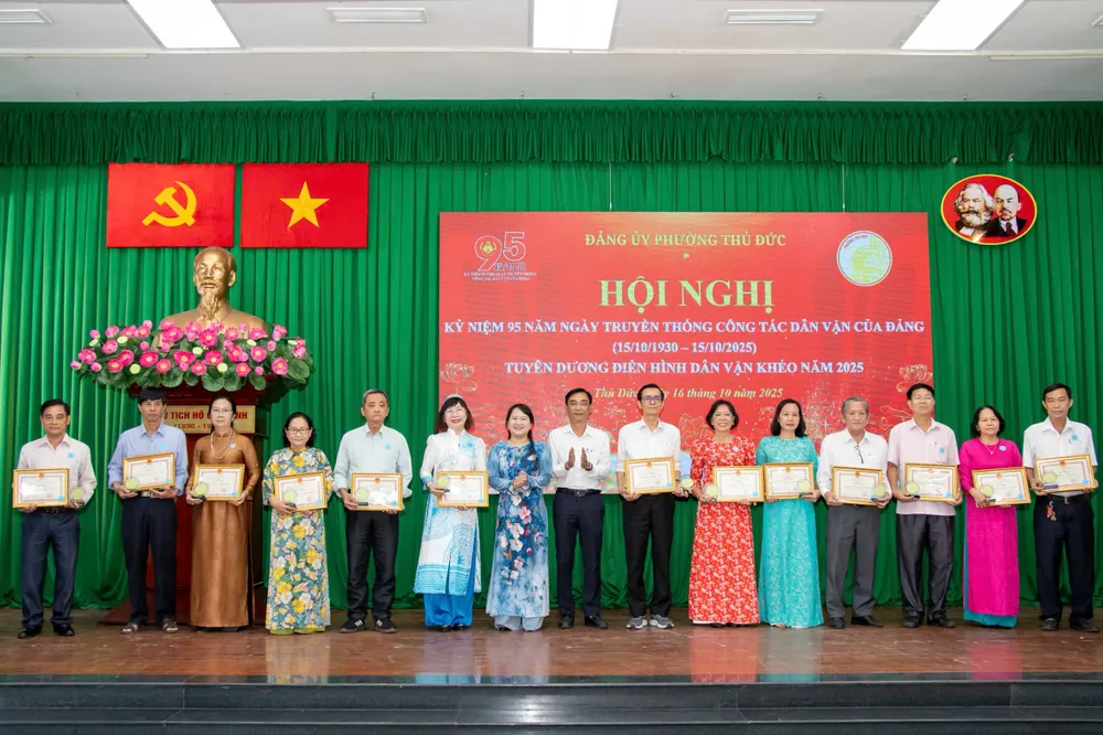 Các tập thể, cá nhân phường Thủ Đức được tuyên dương "Dân vận khéo" năm 2025 phuongthuduc.jpg