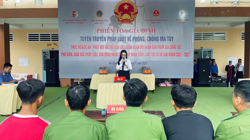 Quang cảnh phiên tòa giả định. Ảnh: NAM KHÔI