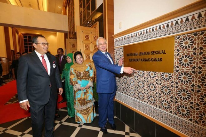 Prime Minister Datuk Seri Najib Razak (right) at the launch of a special court to deal with cases involving sexual crimes against children in Putrajaya. (Source: nts.com)