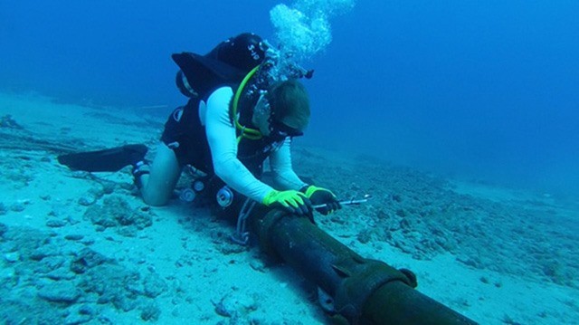 Three internet cables broke down, severely disrupting internet connection from Việt Nam to other parts of Asia, the United States and Europe. — Illustrative photo