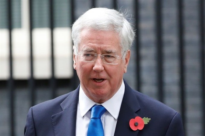 British Defence Secretary Michael Fallon leaves 10 Downing Street after the weekly meeting of the cabinet in central London October 31, 2017. — AFP/VNA Photo