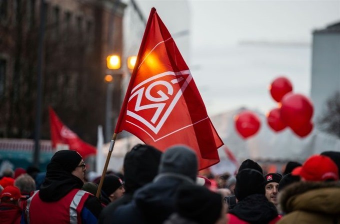 German metalworkers win limited 28-hour week concession 