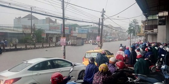 Rains & scattered thunderstorms continue hitting south