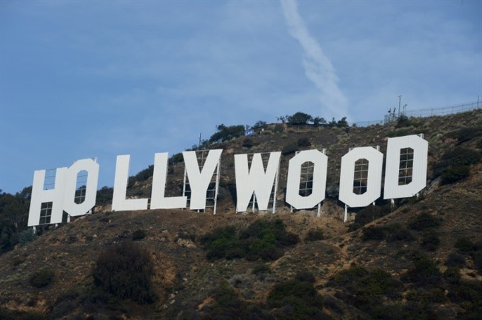 Warner Bros. plans $100 mn cable car to Hollywood sign 