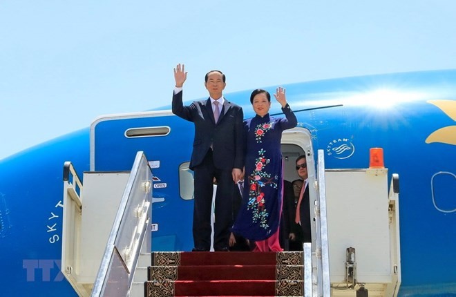 President Tran Dai Quang and his spouse arrived in Luxor City on August 25 afternoon (Egypt time), beginning his four-day state visit to Egypt at the invitation of President Abdel Fattah El-Sisi (Photo: VNA)