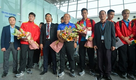 Vietnam Football Team leaves for AFC Asian Cup 2019 in Qatar ảnh 2 Vietnam Football Team leaves for AFC Asian Cup 2019 in Qatar ảnh 2