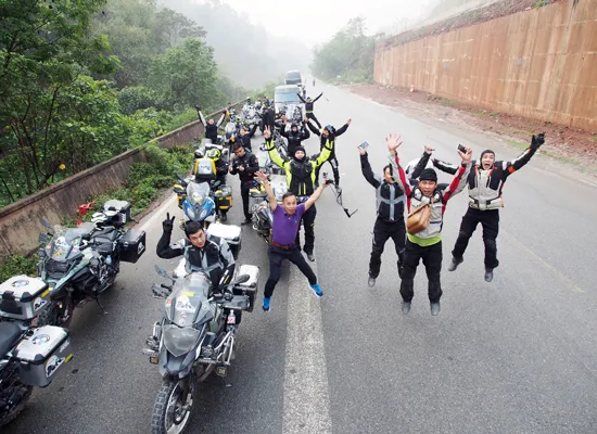 Đoàn mô tô Việt đầu tiên chinh phục "nóc nhà thế giới" ảnh 1