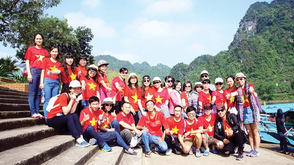 Du khách thích thú với hành trình tham quan phim trường “Kong” cùng An Tín Travel