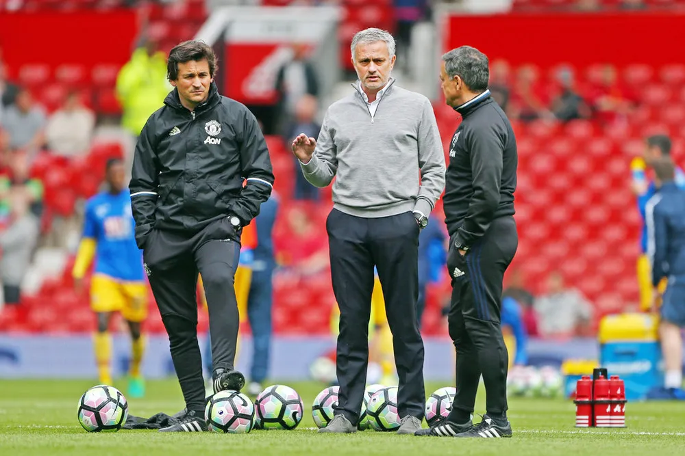 Dù liên tục nói “bỏ” Premier League, nhưng Jose Mourinho và các cộng sự của ông khó lòng vui vì vị trí thứ 6.