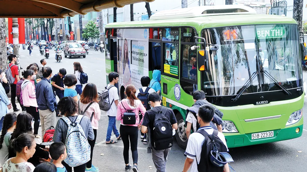 Hành khách đi xe buýt tăng từ đầu năm nay