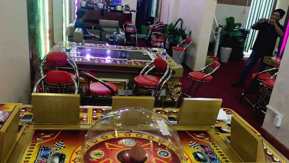 Triệt phá ổ cờ bạc do người Trung Quốc quản lý ảnh 3 Triệt phá ổ cờ bạc do người Trung Quốc quản lý ảnh 3