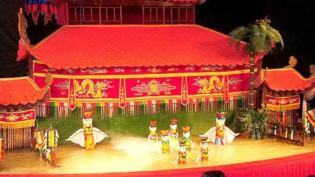 Múa rối nước ở Nhà hát Múa rối nước Rồng Vàng TPHCM