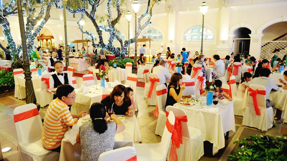 Ẩm thực, vui chơi giải trí dịp Giáng sinh & Năm mới 2018 tại hệ thống Saigontourist ảnh 3 Ẩm thực, vui chơi giải trí dịp Giáng sinh & Năm mới 2018 tại hệ thống Saigontourist ảnh 3