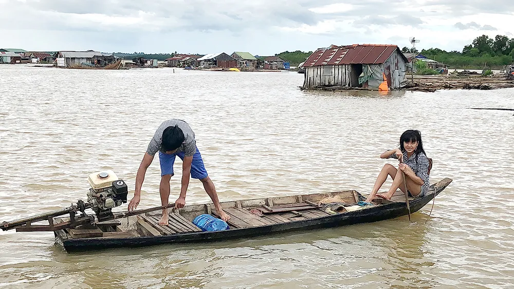 Khát vọng lên bờ an cư luôn cháy bỏng trong mỗi người dân nơi đây
