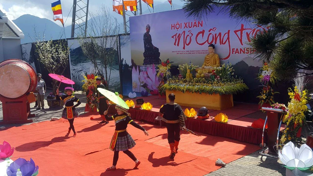 Hội xuân Mở Cổng Trời Fansipan