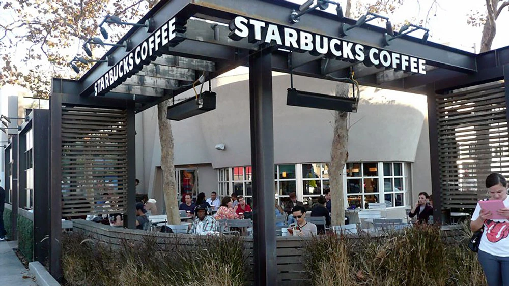 Starbucks tập huấn nhân viên để lấy lại hình ảnh 