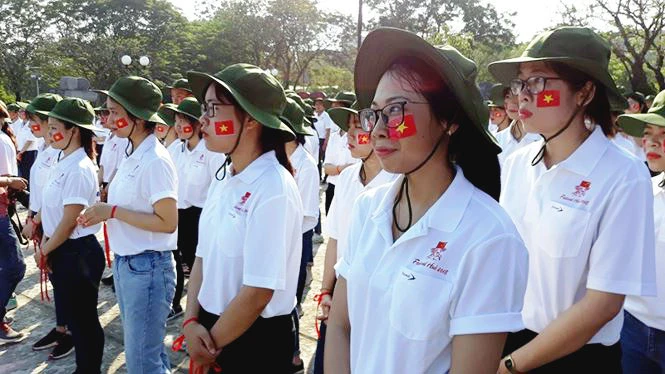 Các tình nguyện viên phục vụ Festival Huế 2018