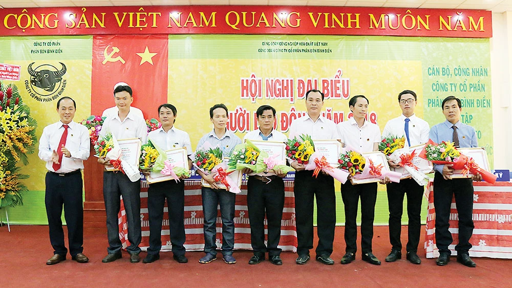 Gắng sức vì người lao động ảnh 1 Gắng sức vì người lao động ảnh 1