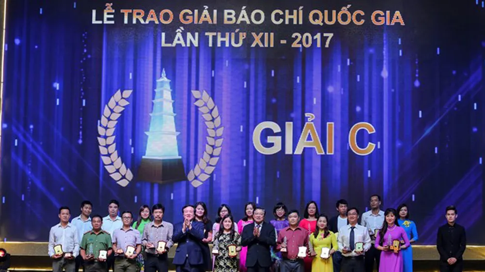 Lễ trao giải Báo chí Quốc gia lần thứ XII - năm 2017. Ảnh: VIETNAMPLUS. VN