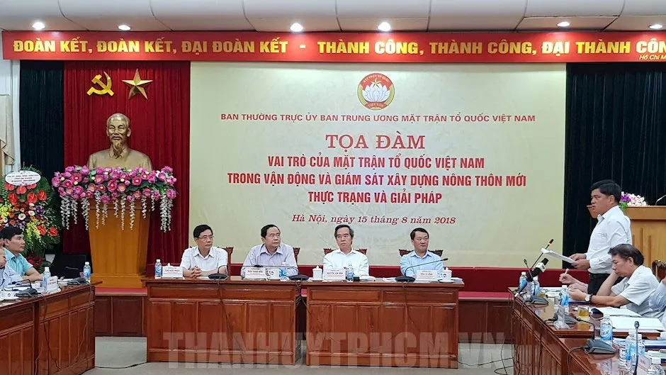 Các đại biểu dự tọa đàm về xây dựng nông thôn mới. Ảnh: thanhuytphcm