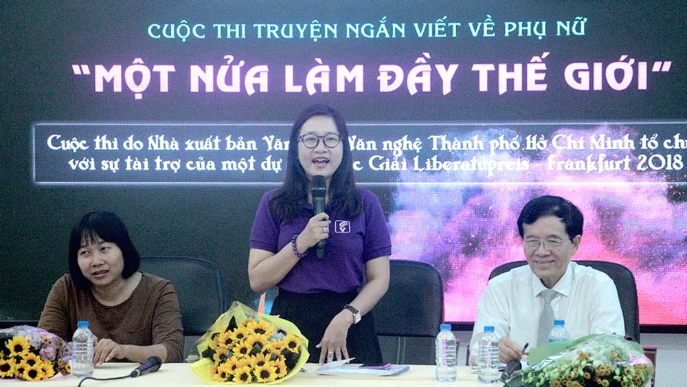 Một cuộc thi viết truyện ngắn về đề tài phụ nữ. Ảnh: Hồ Sơ