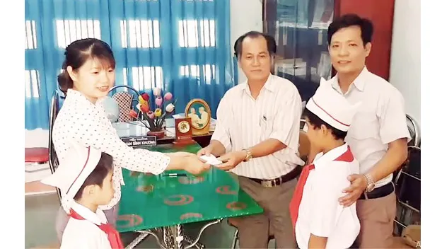 Hai học sinh trả lại túi vàng 6,5 chỉ