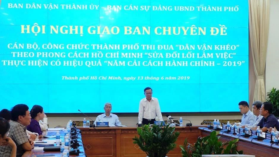 Trưởng Ban Dân vận Thành ủy Nguyễn Hữu Hiệp phát biểu tại hội nghị. Ảnh: Thanhuytphcm.vn