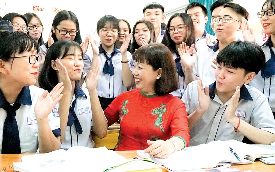 Cống hiến cho sự nghiệp trồng người ảnh 3