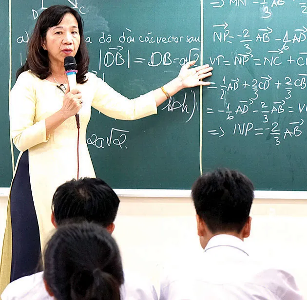 Cống hiến cho sự nghiệp trồng người ảnh 5