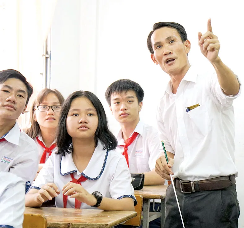 Cống hiến cho sự nghiệp trồng người ảnh 7