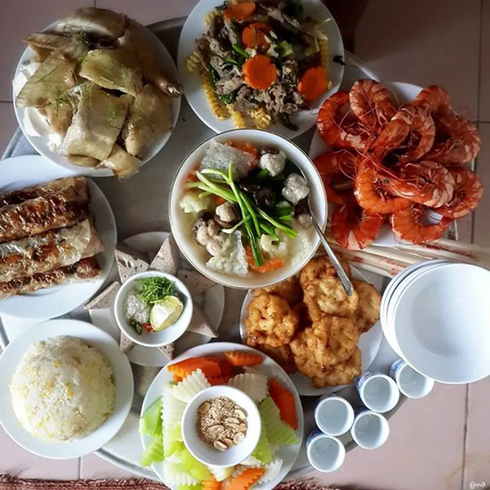 Dịch vụ mâm cỗ tết thu hút khách hàng đặt mua