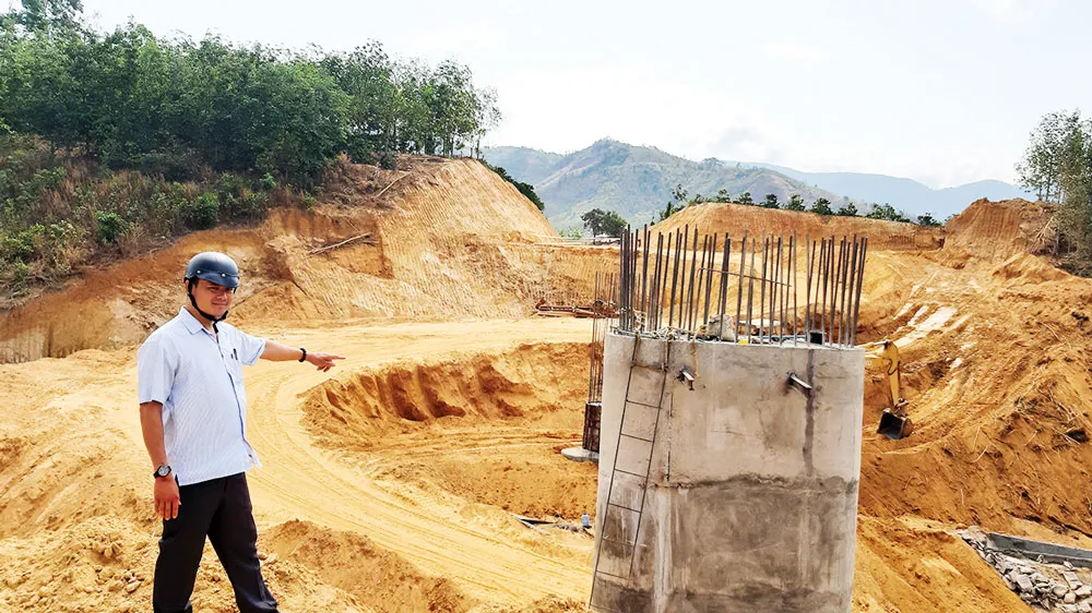 Người dân hiến đất xây dựng cầu thôn 6, xã Tân Lập