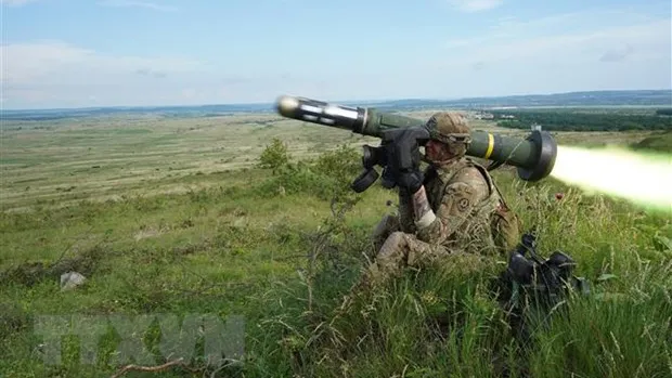 Binh sĩ Mỹ bắn tên lửa chống tăng Javelin trong cuộc tập trận tại Varpalota, Hungary, ngày 5-6-2019. Ảnh: AFP/TTXVN