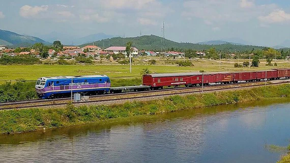 Không nên thiết kế đường sắt tốc độ cao Bắc - Nam tốc độ 320 km/giờ