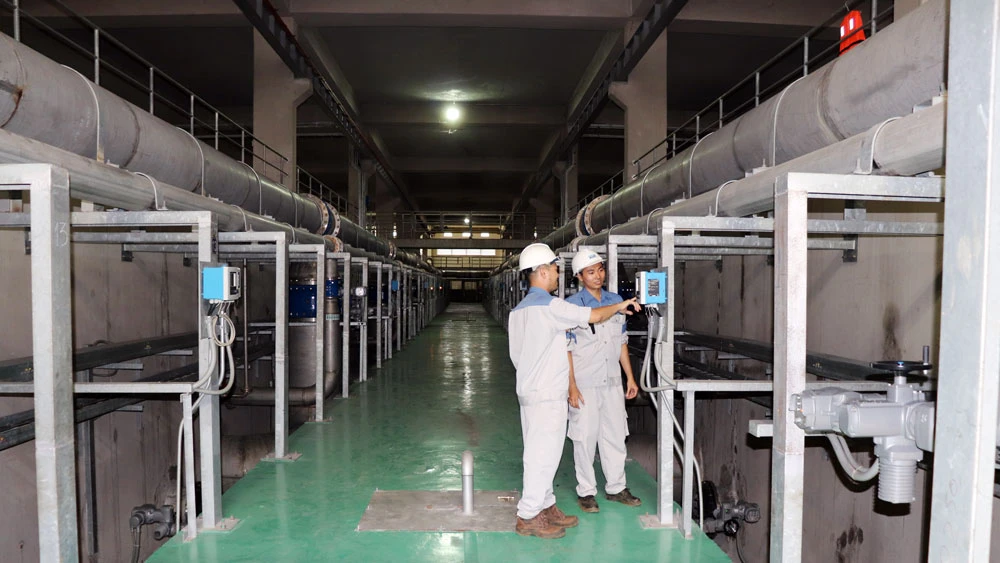 Vận hành tự động hóa hoàn toàn qua hệ thống SCADA, nhà máy tại SWIC rất ít chuyên viên làm việc 