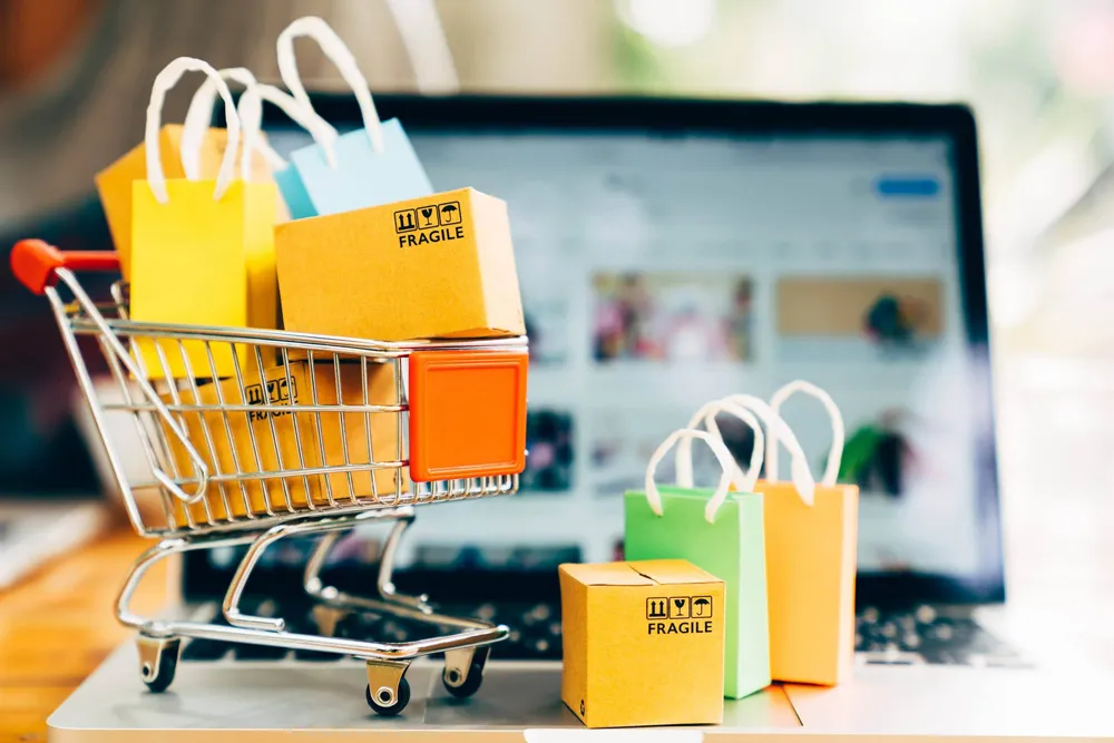 Mua sắm trực tuyến ngày càng phổ biến tại Việt Nam