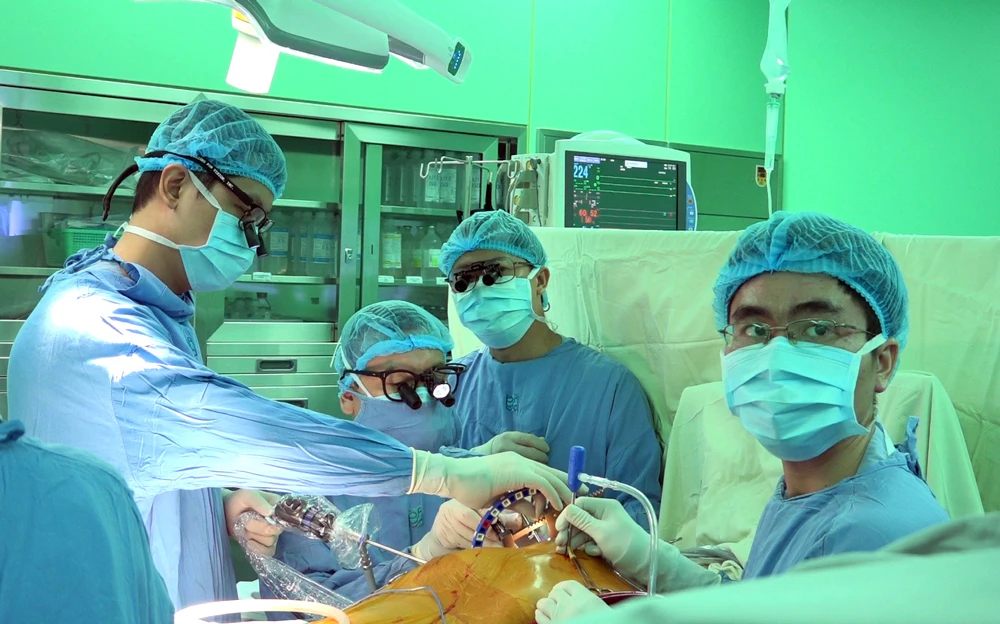 Một ca phẫu thuật cho bệnh nhân bị suy tim tại Bệnh viện Đại học Y Dược TPHCM