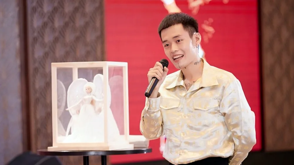 Nhà thiết kế Khoa Lỗ