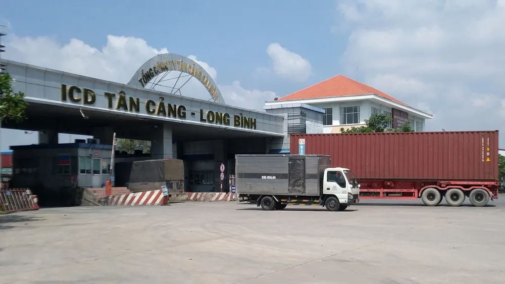 Tân Cảng - Long Bình là 1 trong 2 cảng cạn đang hoạt động hiệu quả