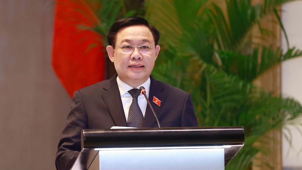 Chủ tịch Quốc hội Vương Đình Huệ phát biểu tại Diễn đàn thương mại đầu tư Việt Nam - Philippines. Ảnh: TTXVN
